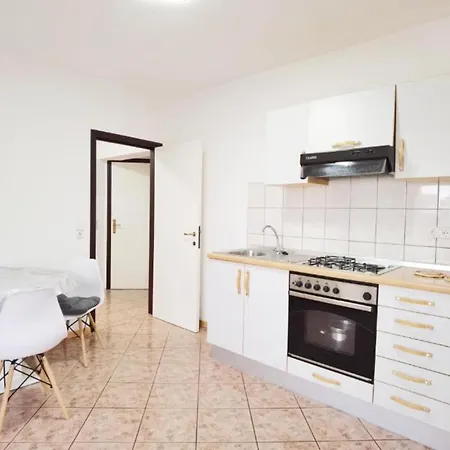 Apartment Sanja - One Bedroom With Balcony And Sea View 5