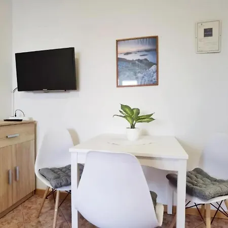 Apartment Sanja - One Bedroom With Balcony And Sea View 5