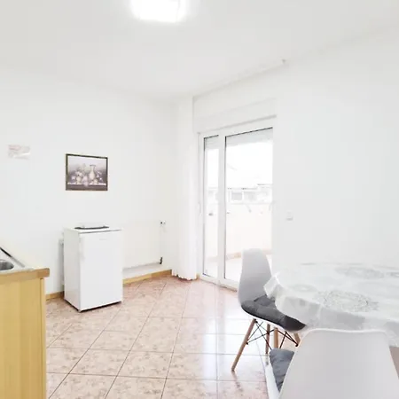 Sanja - One Bedroom With Balcony And Sea View 5 *